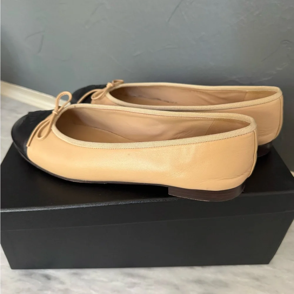 Chanel ballet flats Lambskin
Beige & Black 38.5 - Picture 5 of 15